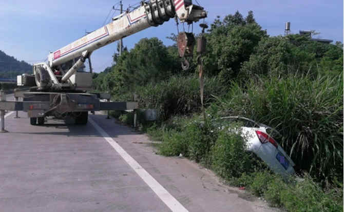 大悟重载吊车救援